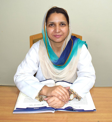 Dr. Zarmina Hussain
